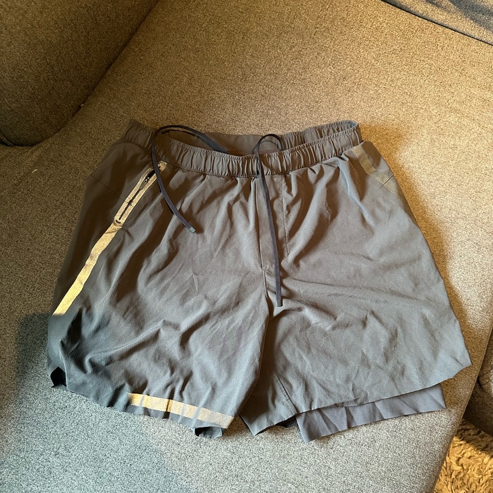Lulu Shorts with built in compression. 7 Inch